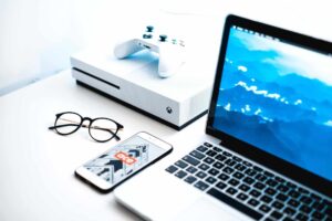 photo 1512686096451 a15c19314d59 1 top-online-courses-platform