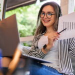 girl looking laptop 2